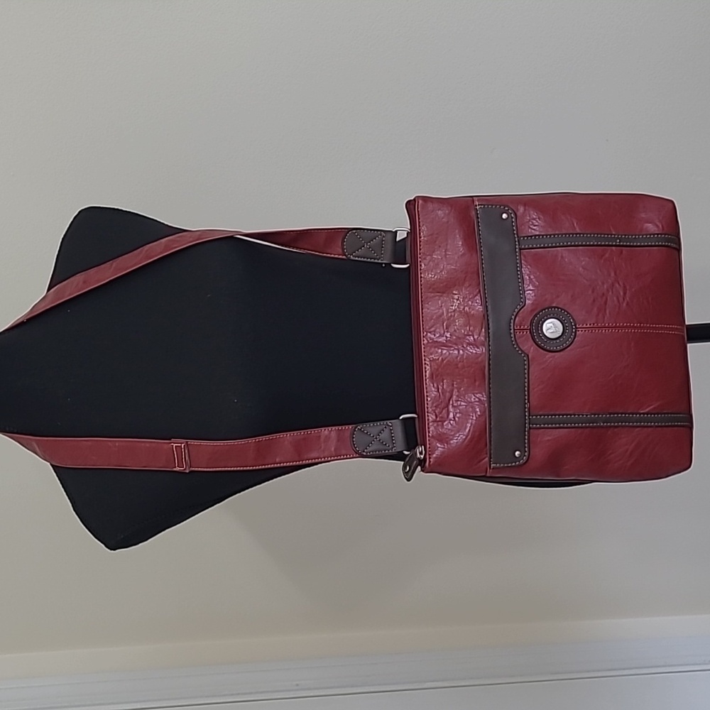 Red Leather Crossbody Bag - Picture 10 of 11
